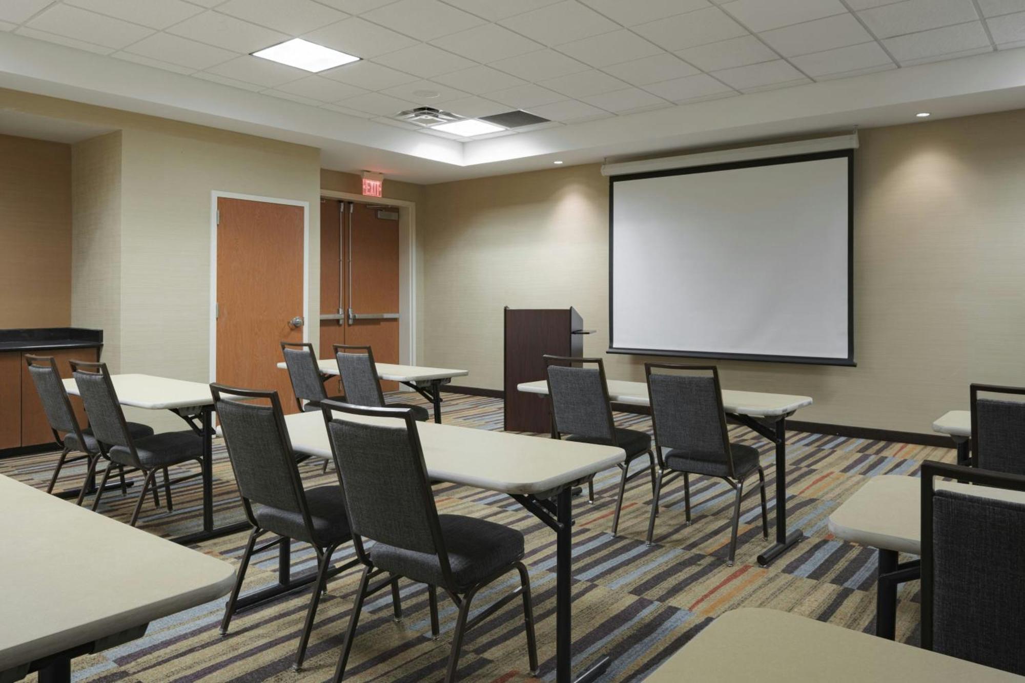 Fairfield Inn & Suites Louisville East Exterior photo
